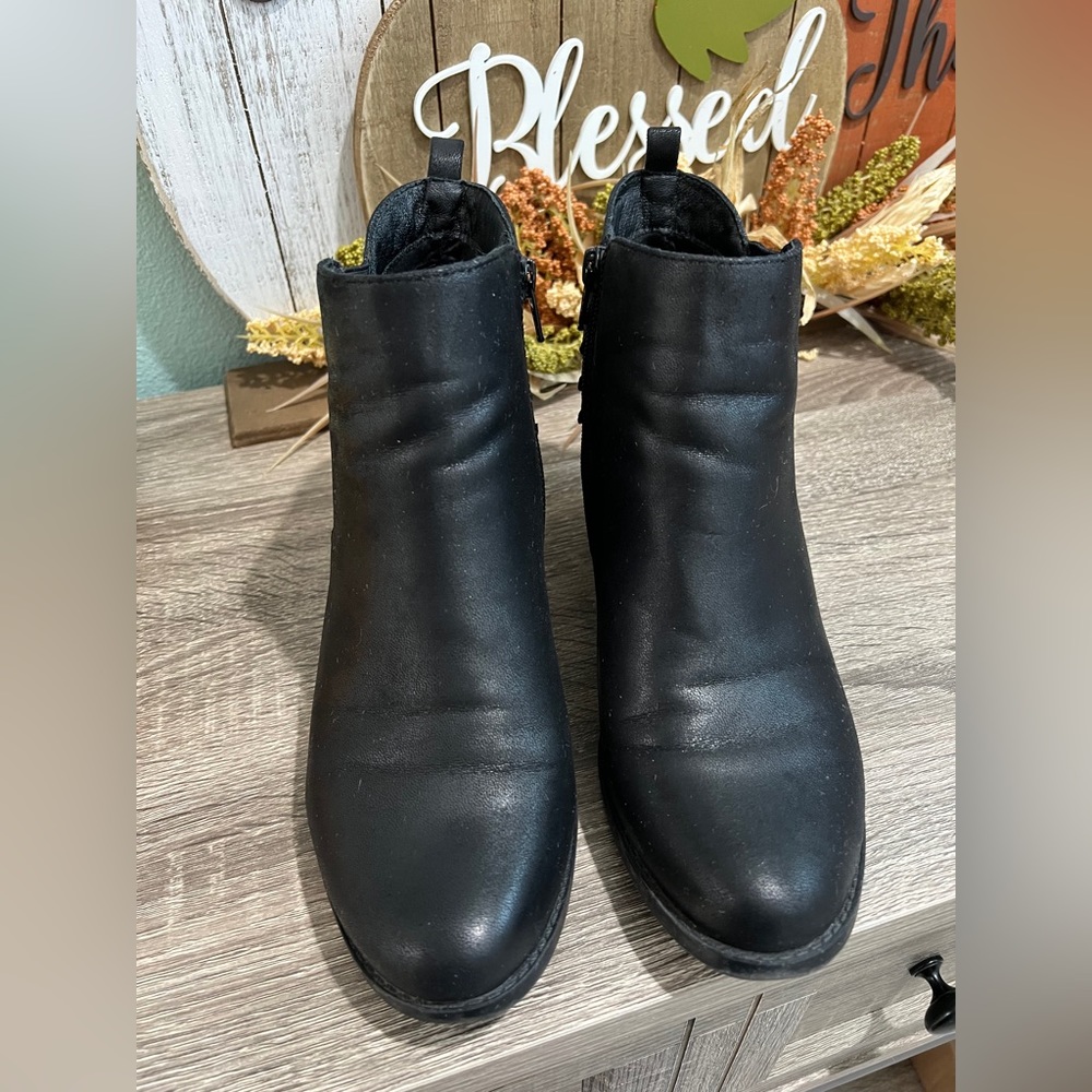 Baretrap booties